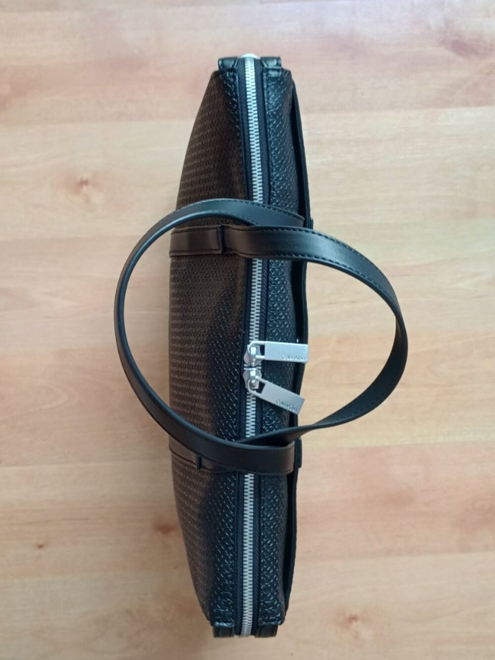 Never used-Calvin Klein computer bag-Sleek design & High quality-Unisex - Picture 3 of 9